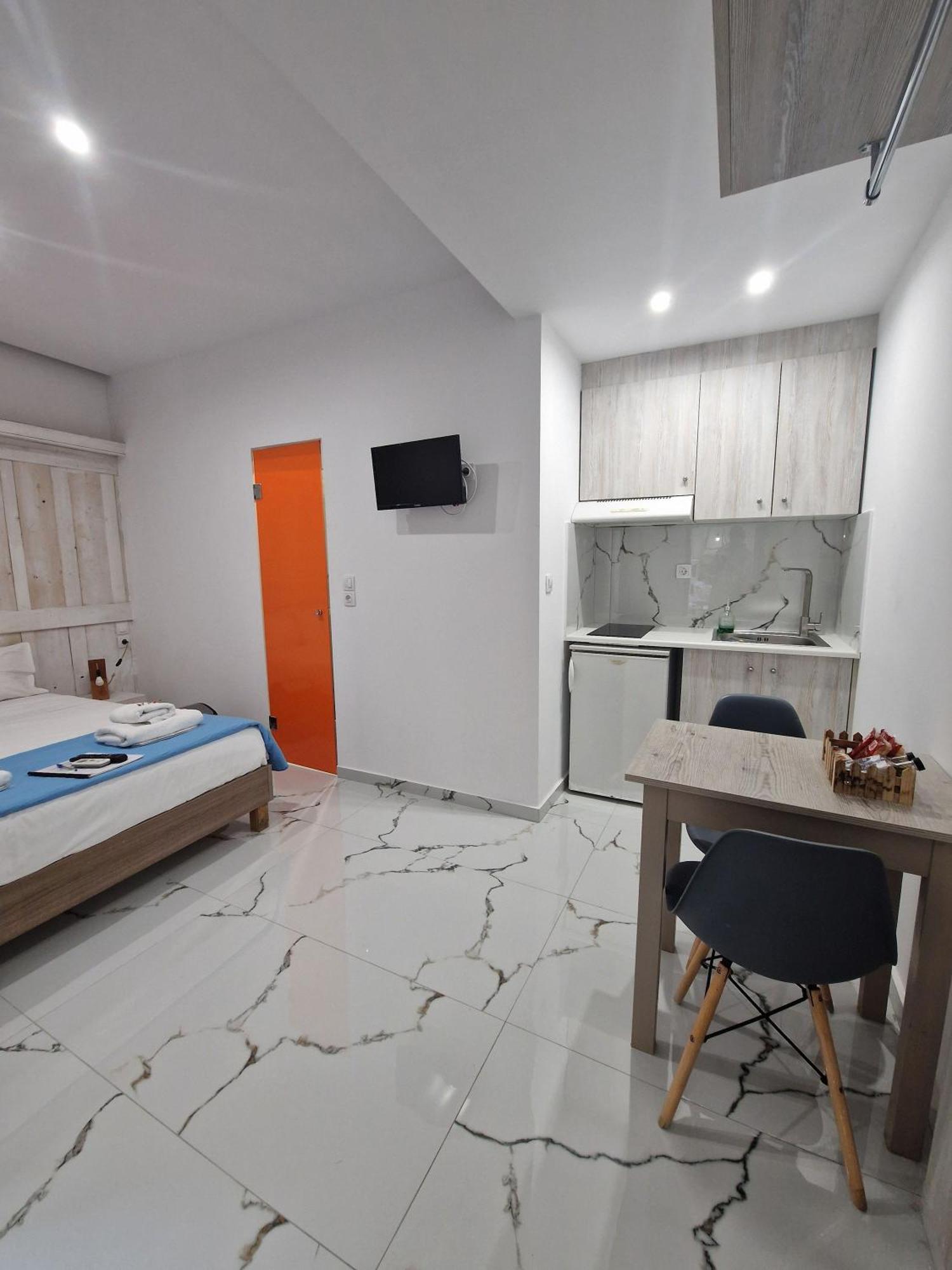 Center By Cretan Heraklion